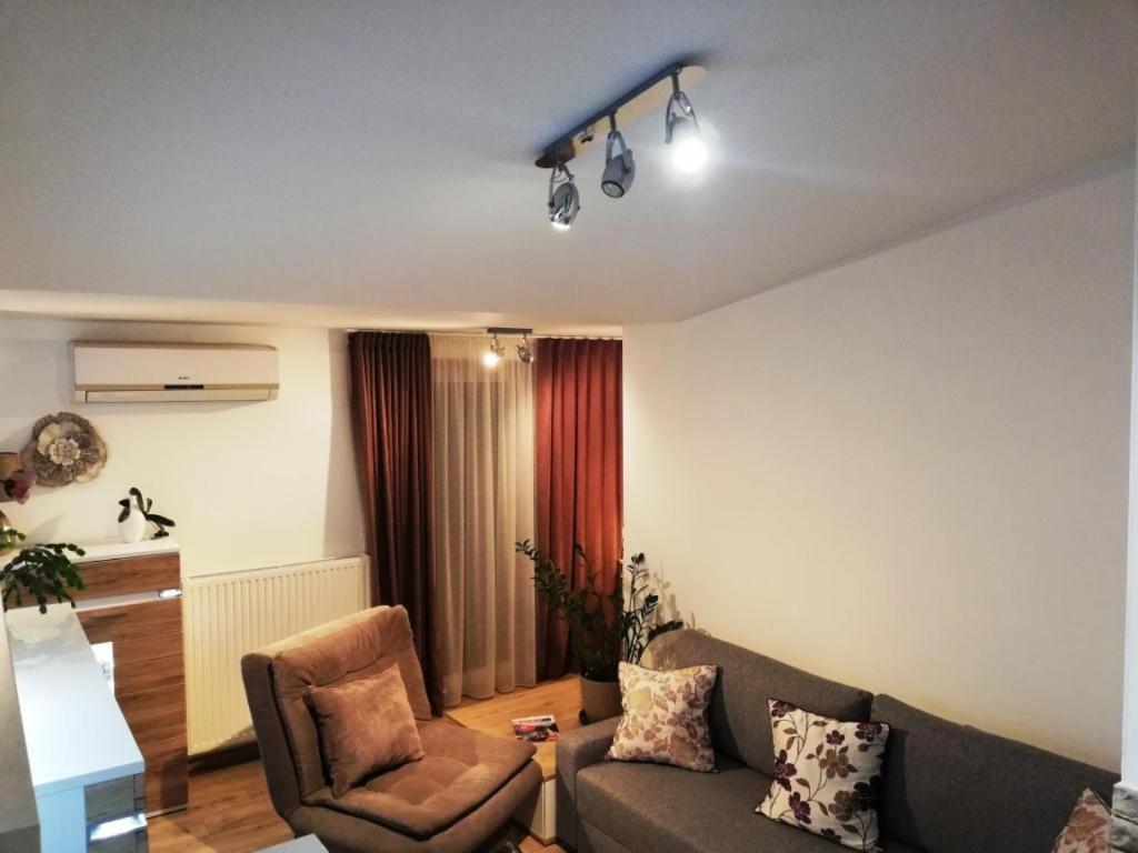 Galeria Stastie Apartment เซเนซ ภายนอก รูปภาพ